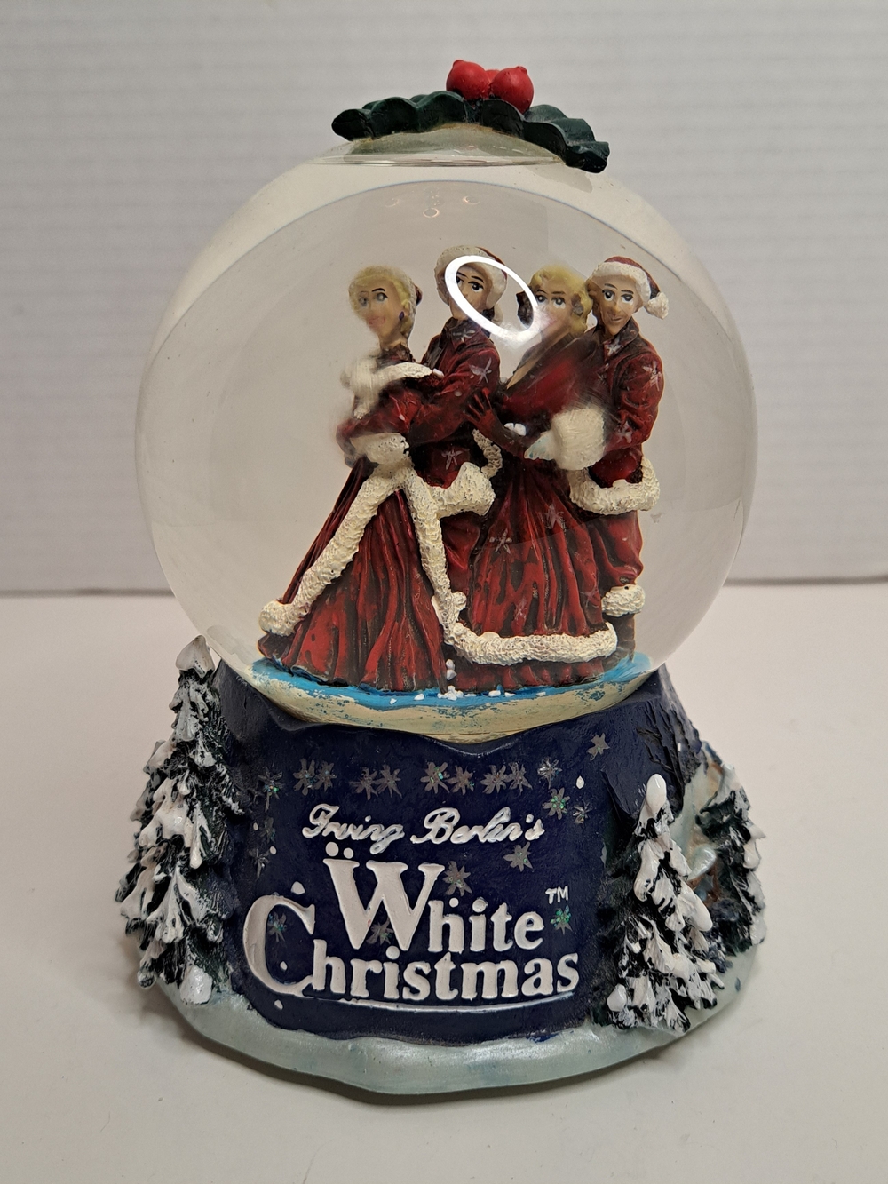 Avon Vintage 2000 Irving Berlin's White Christmas Musical Snow Globe Tested Work